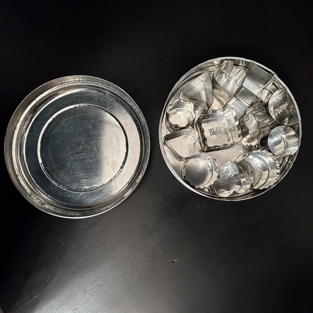 Vintage Complete Viking Canape & Hors D'oeuvre Cutters 12pc Set w Box Pristine - Picture 2 of 11